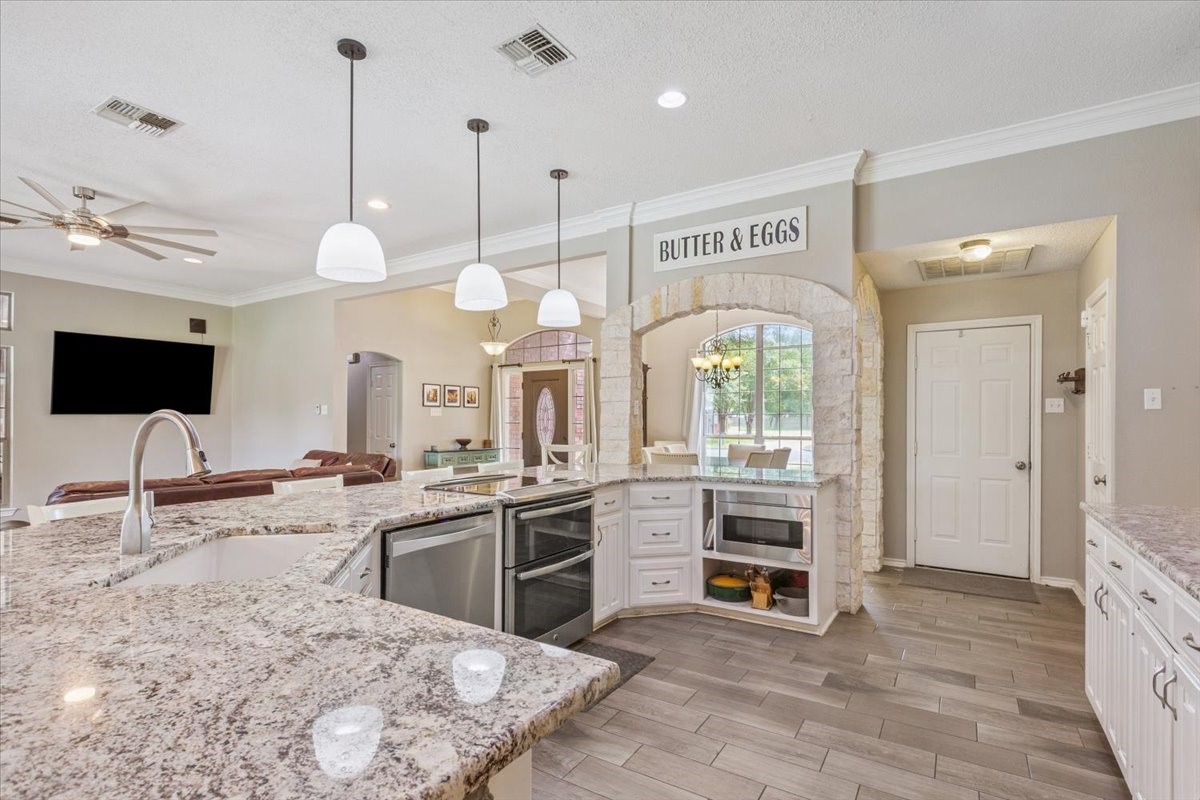 1102 Evening Sun Lane