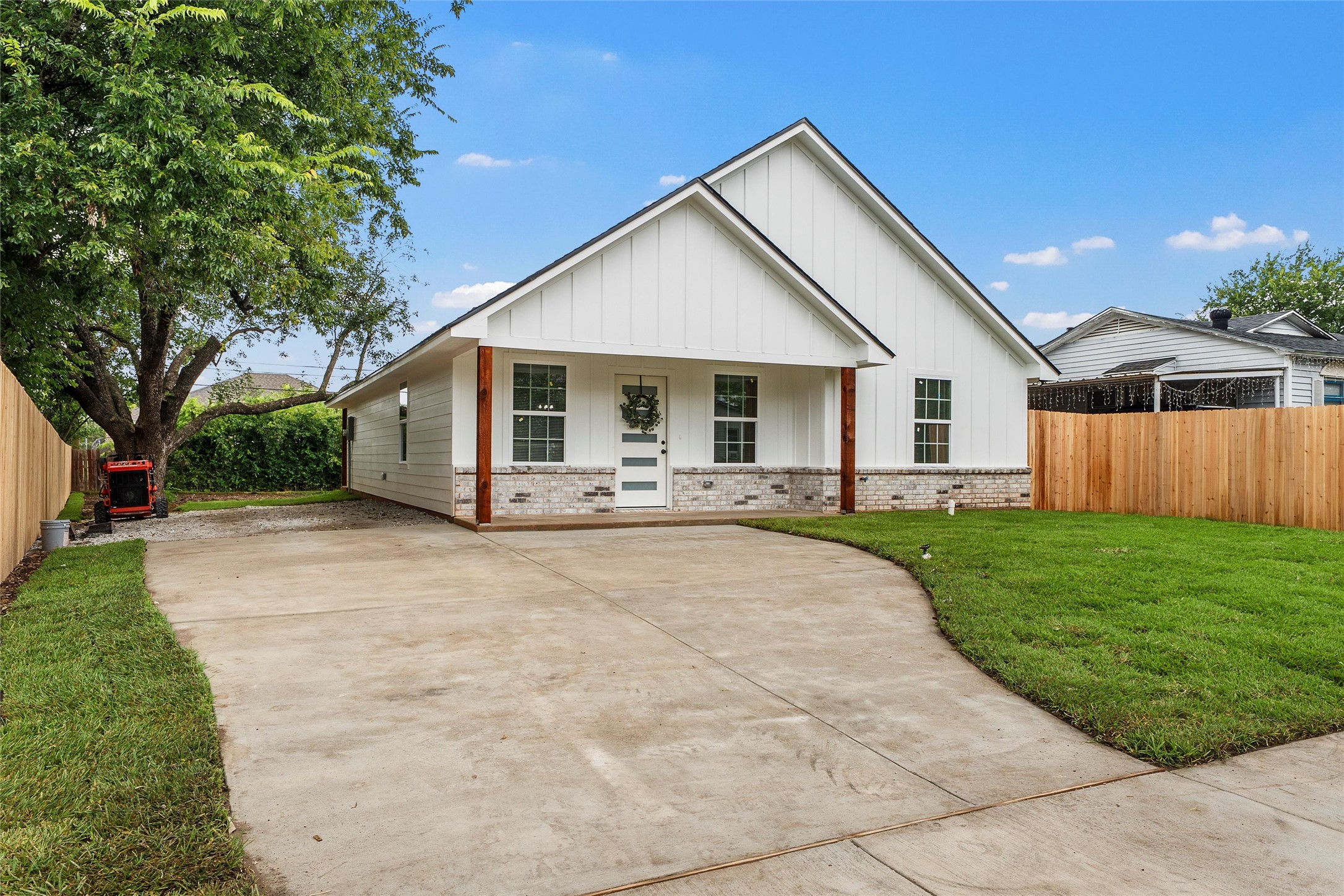 3400 Daughtrey Avenue