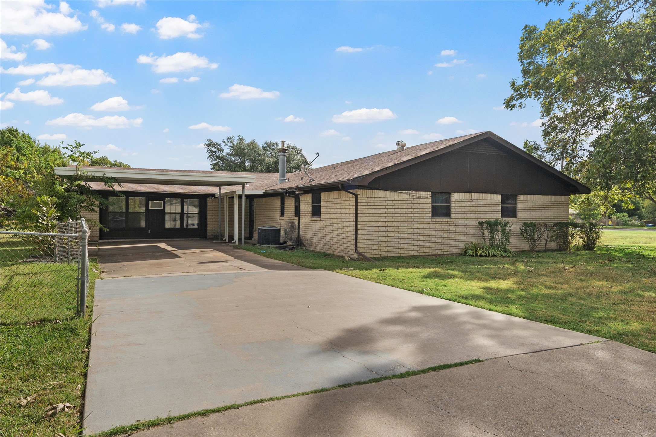 300 Ivy Lane