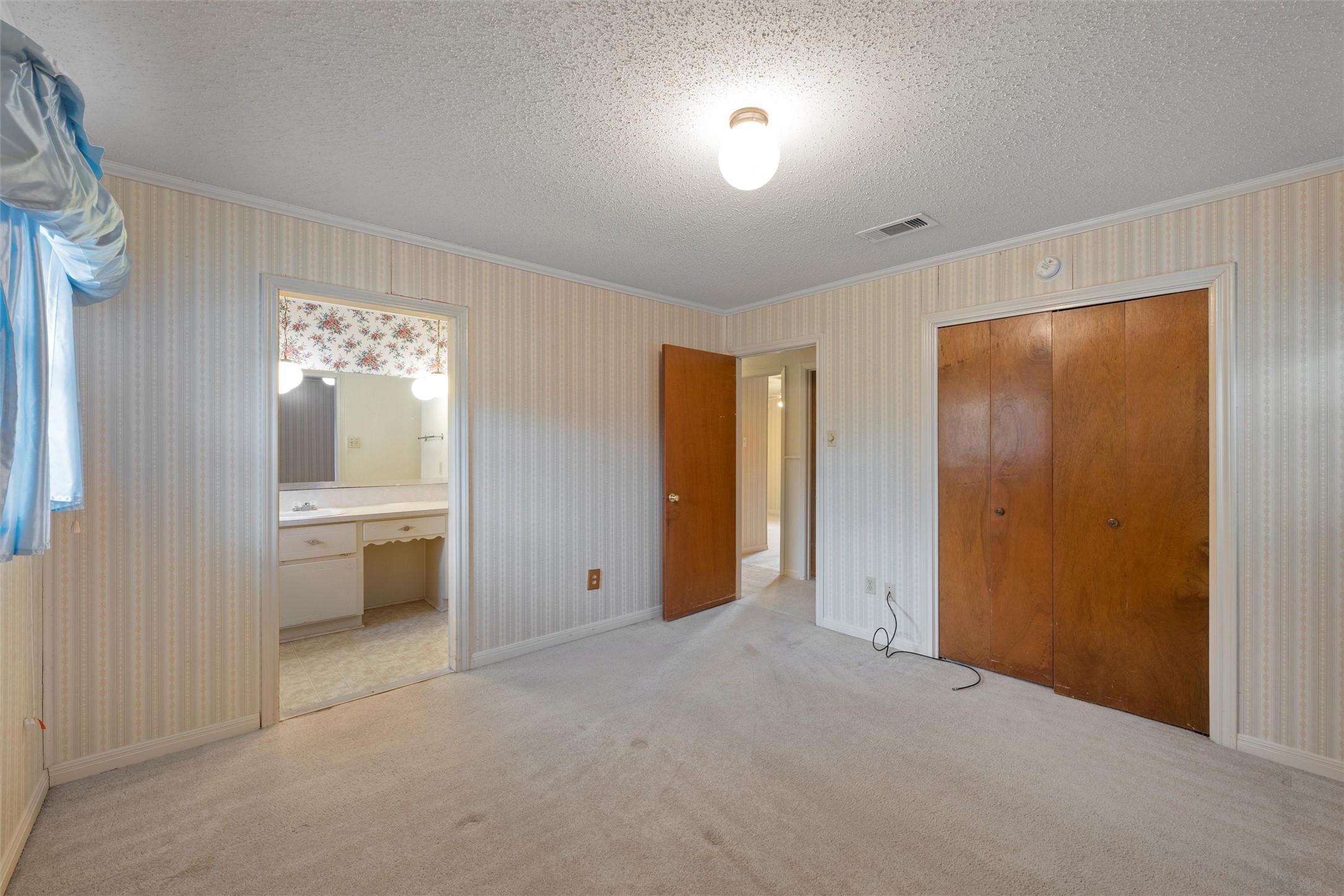 300 Ivy Lane