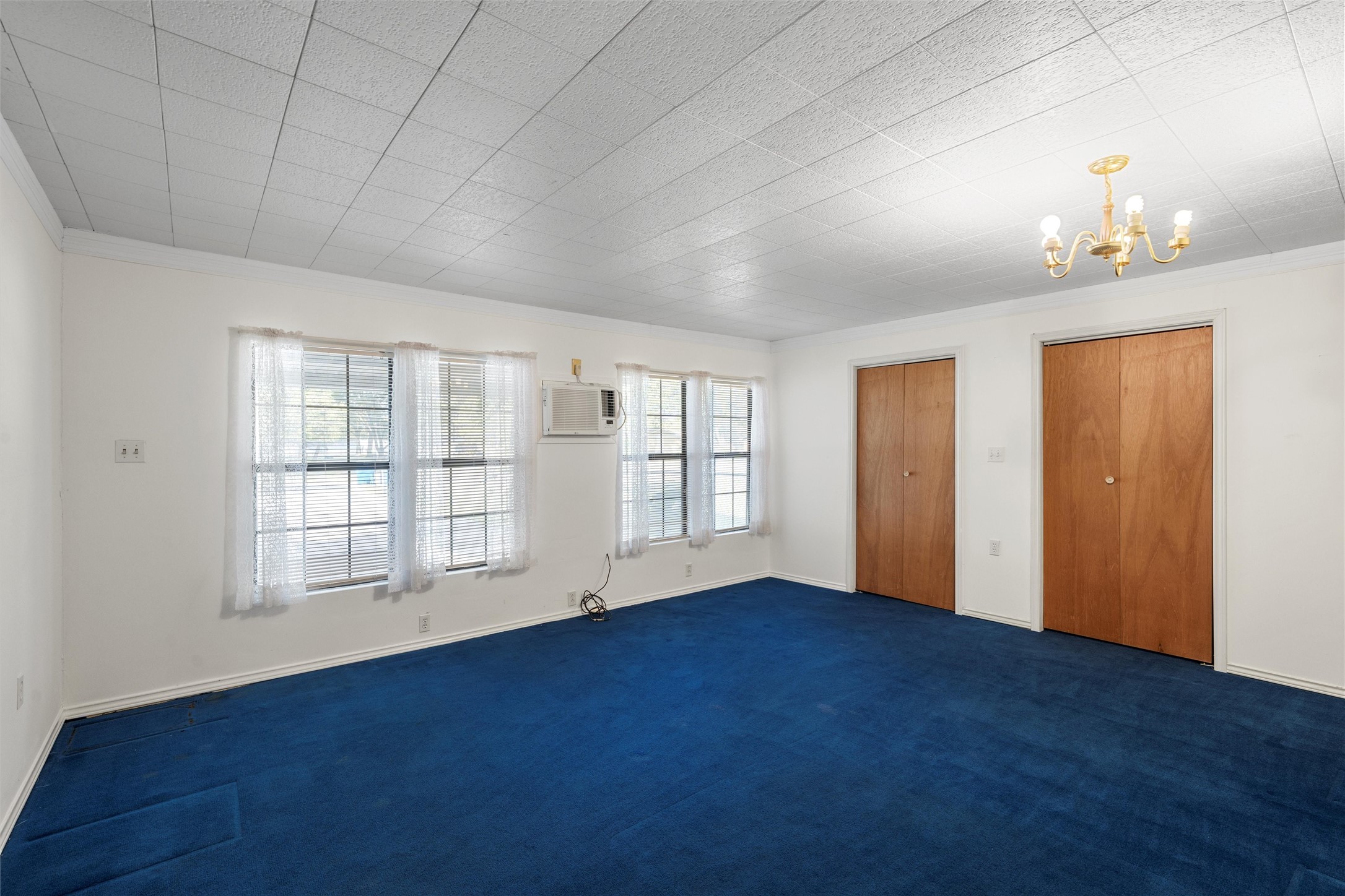 300 Ivy Lane