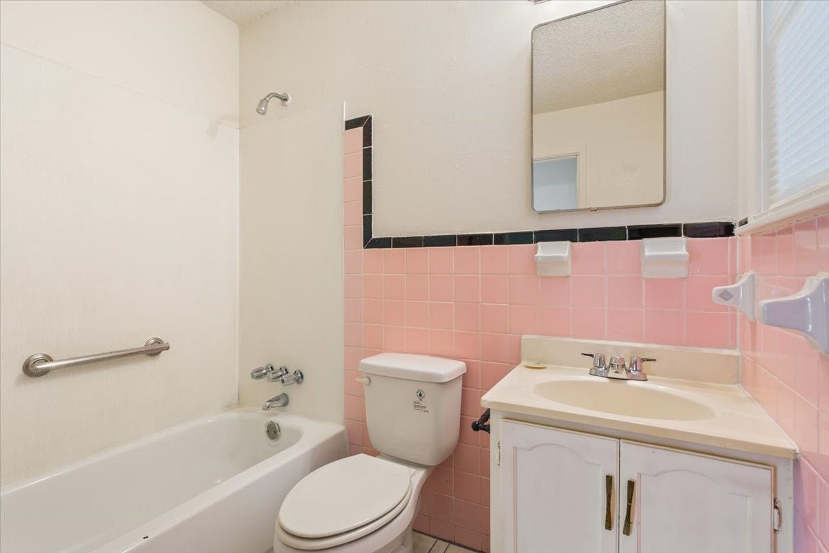 2424 S 26th Street