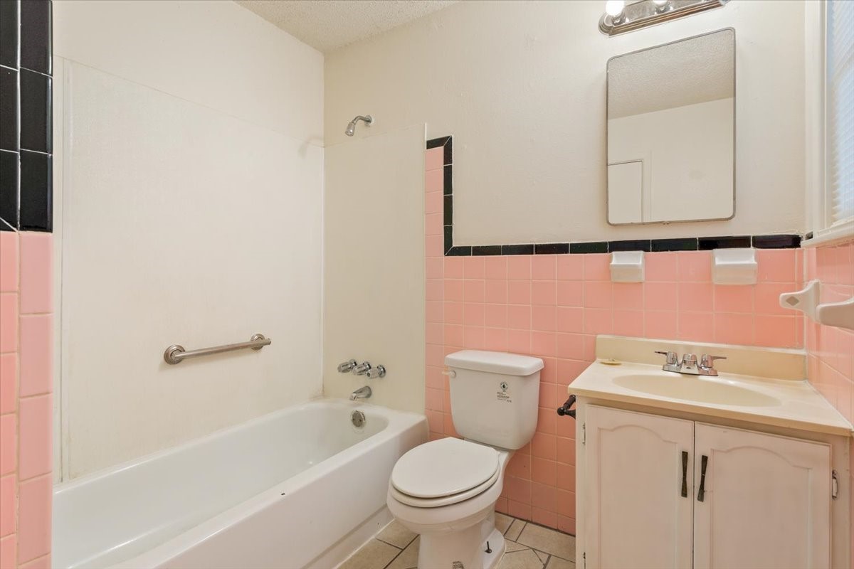 2424 S 26th Street