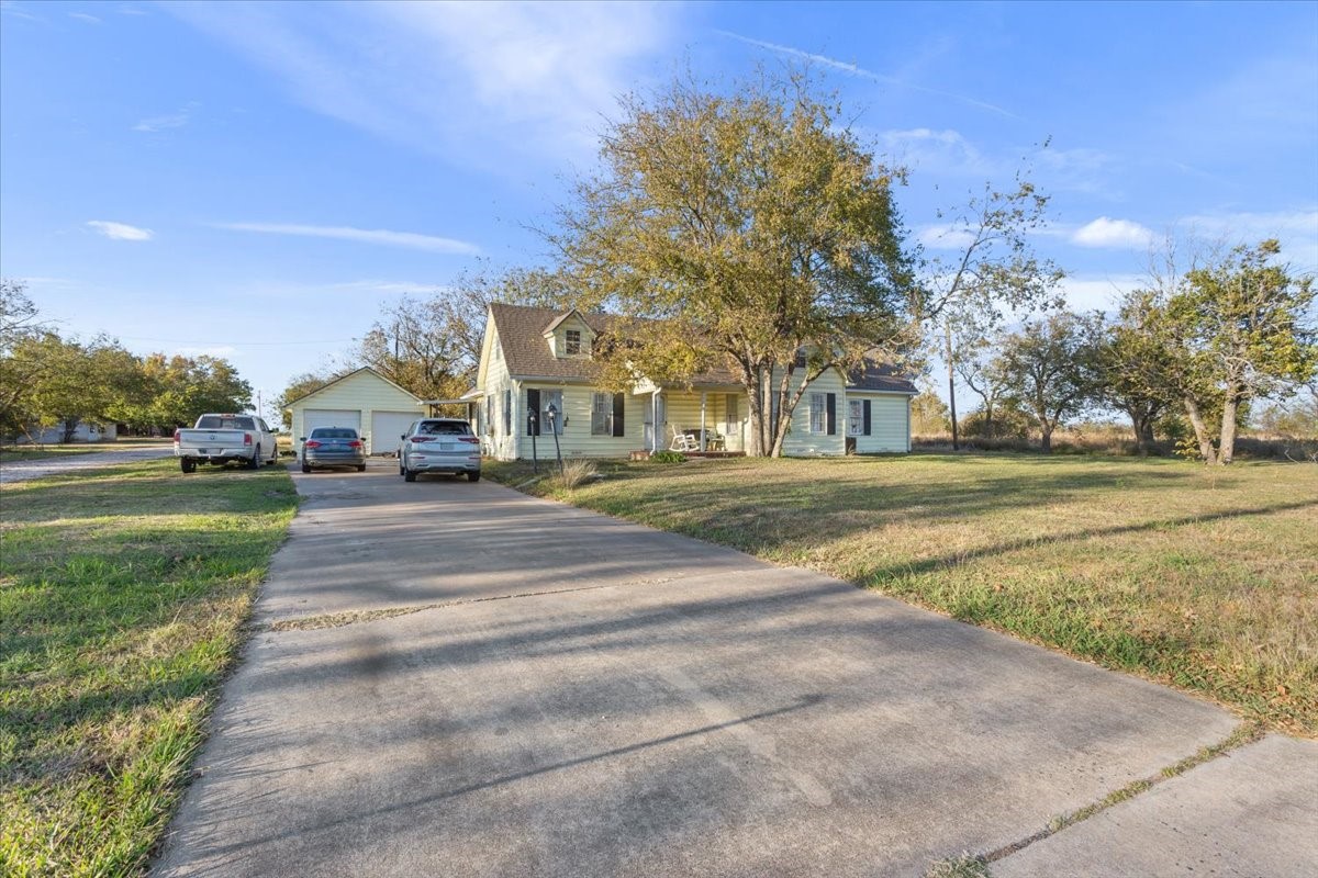 1601 E Texas Avenue