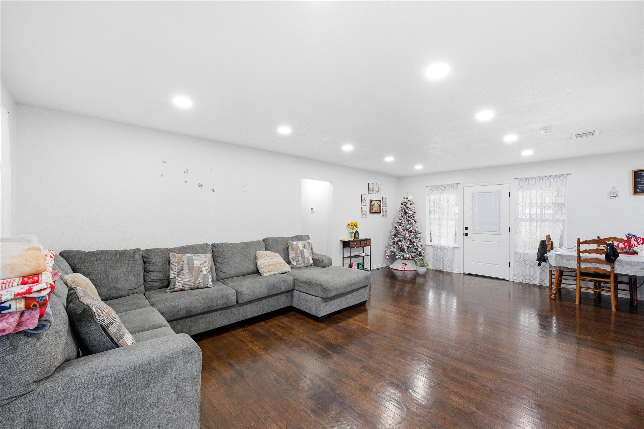 1020 E Walnut Street