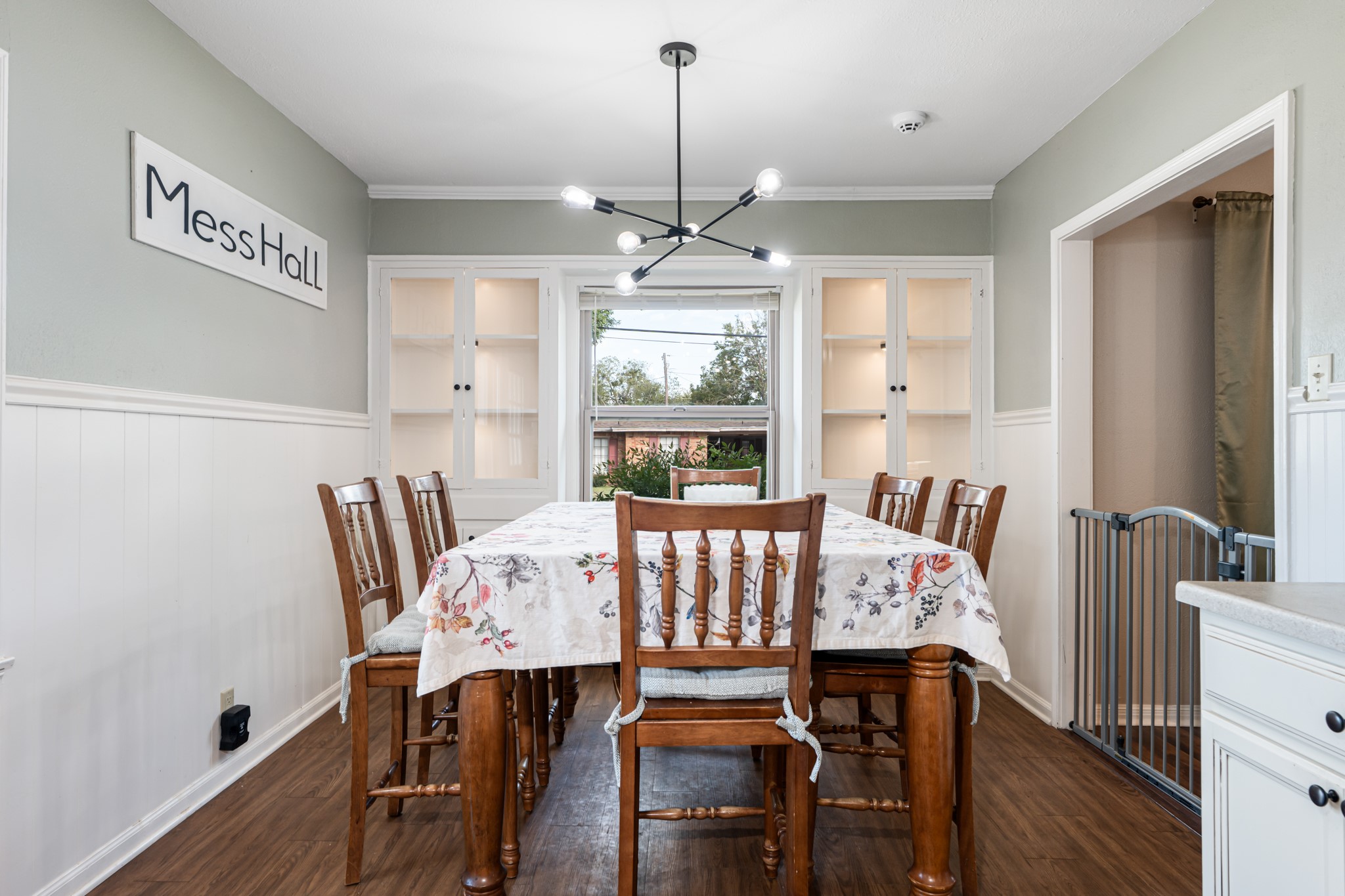 1500 W 10th Street