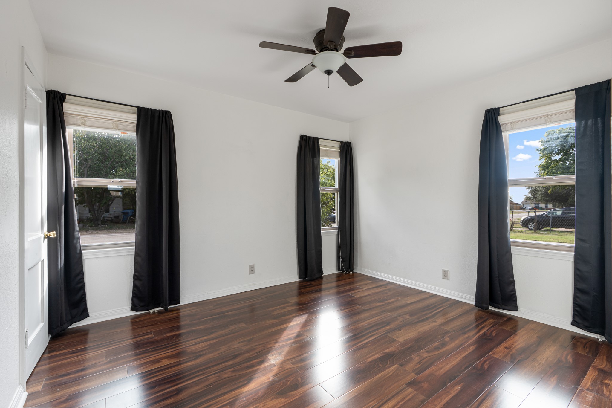 1500 W 10th Street