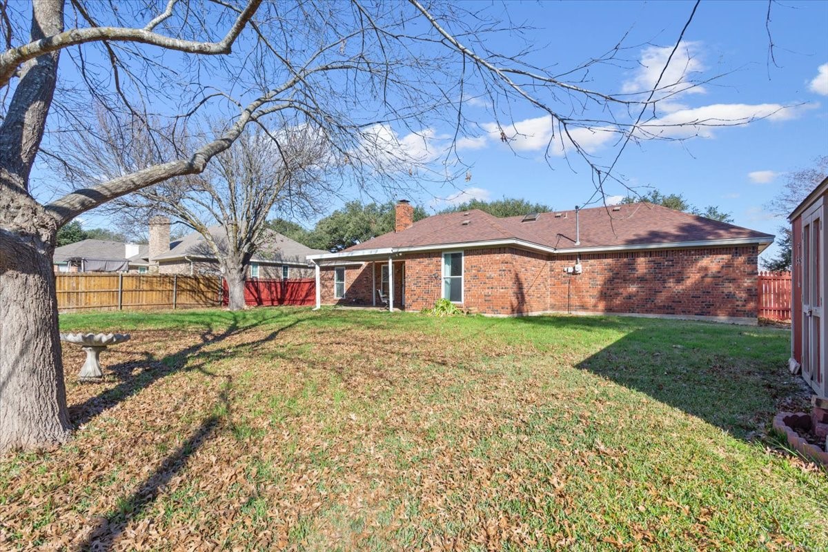327 E Chapman Road