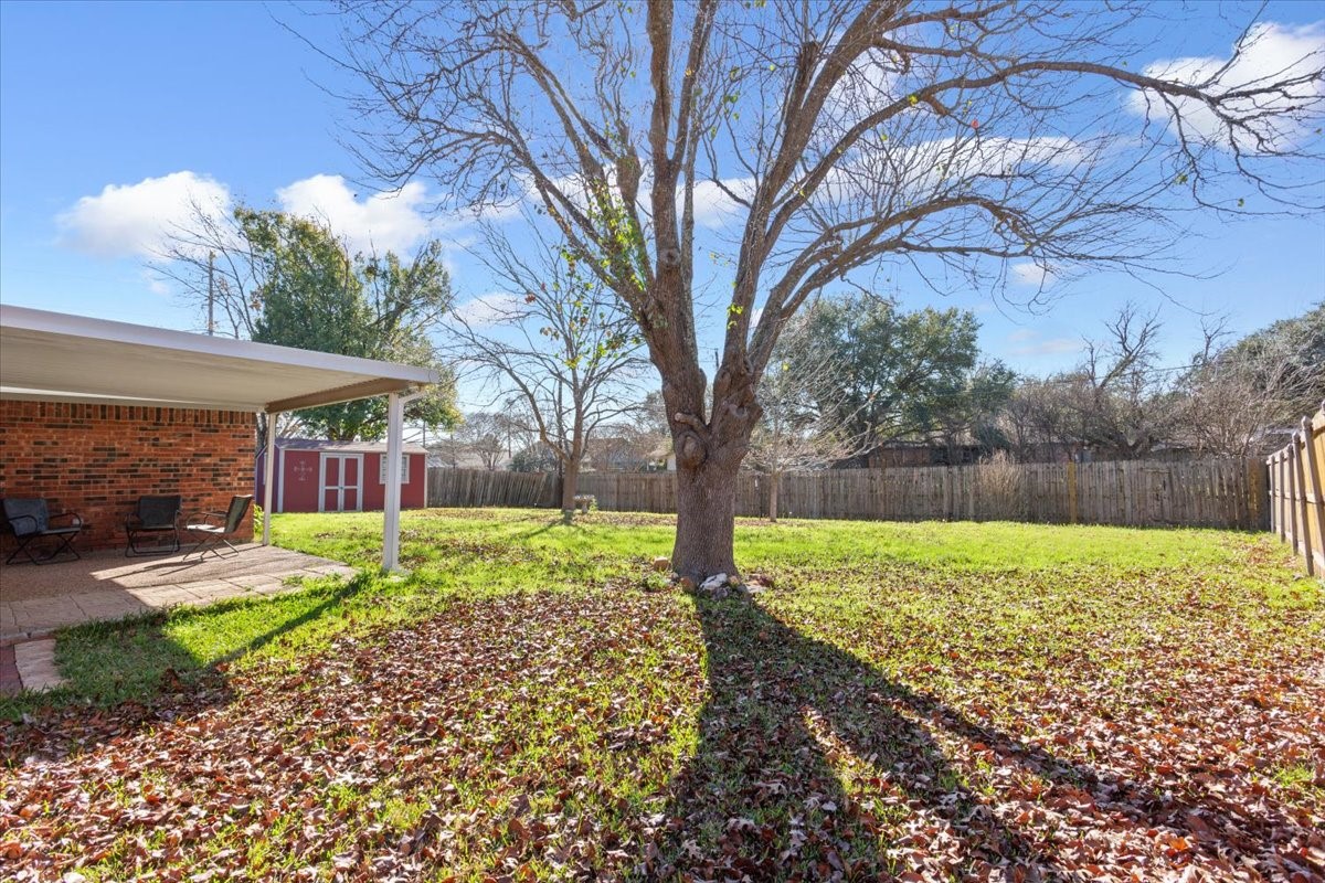327 E Chapman Road