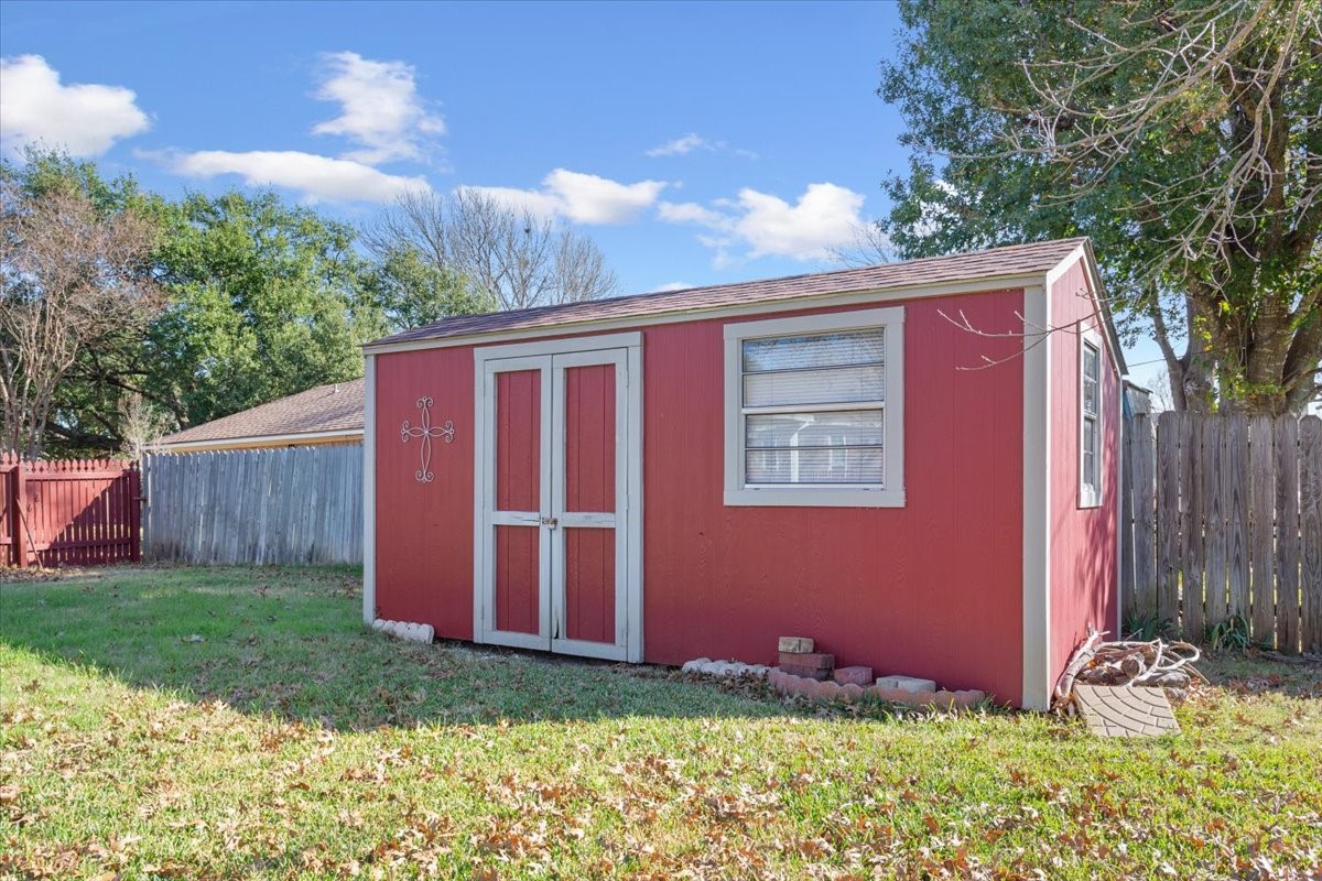 327 E Chapman Road