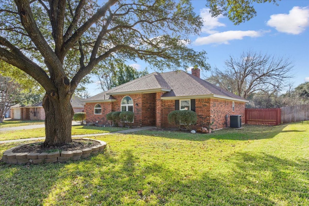 327 E Chapman Road