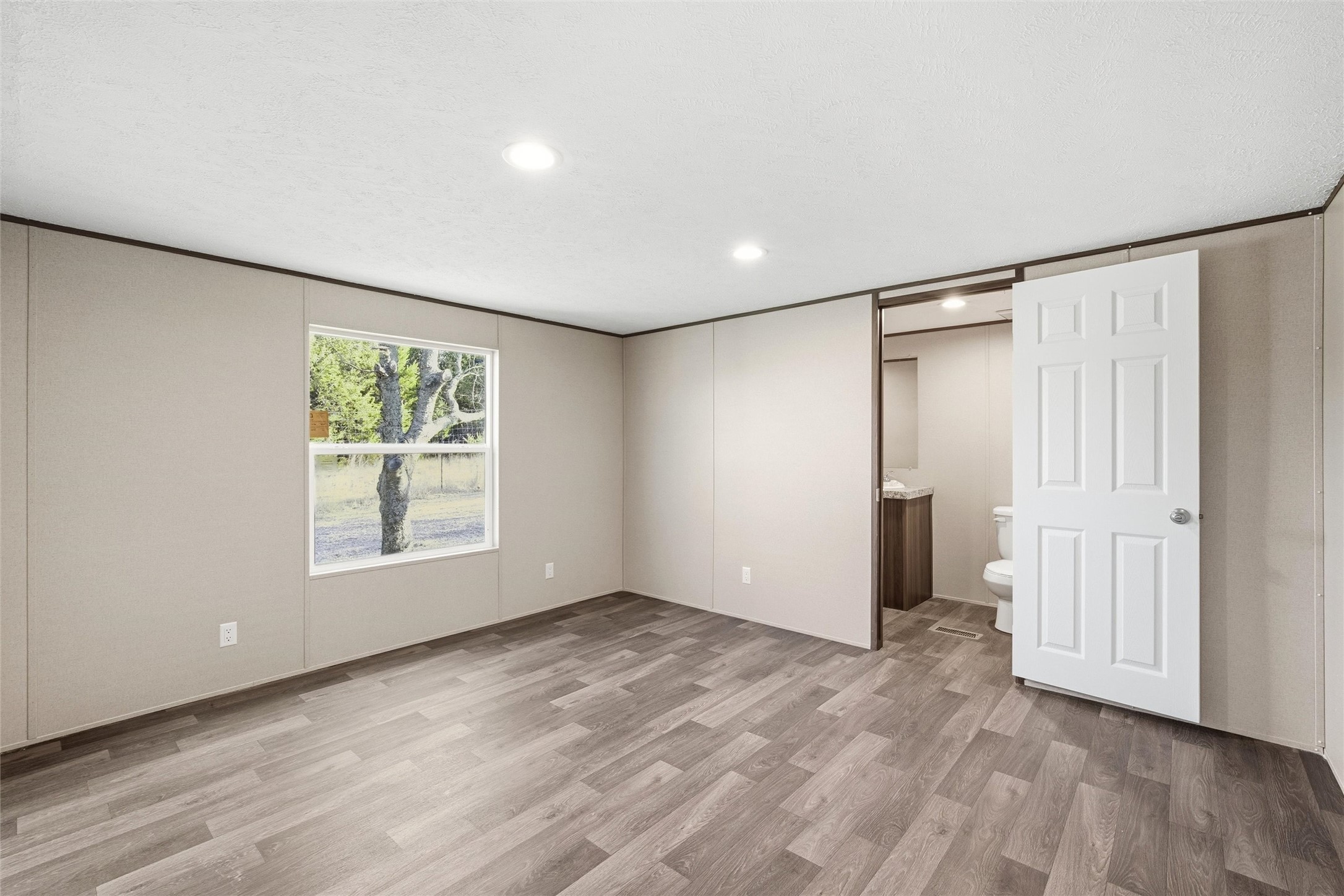 618 E 6th Street A