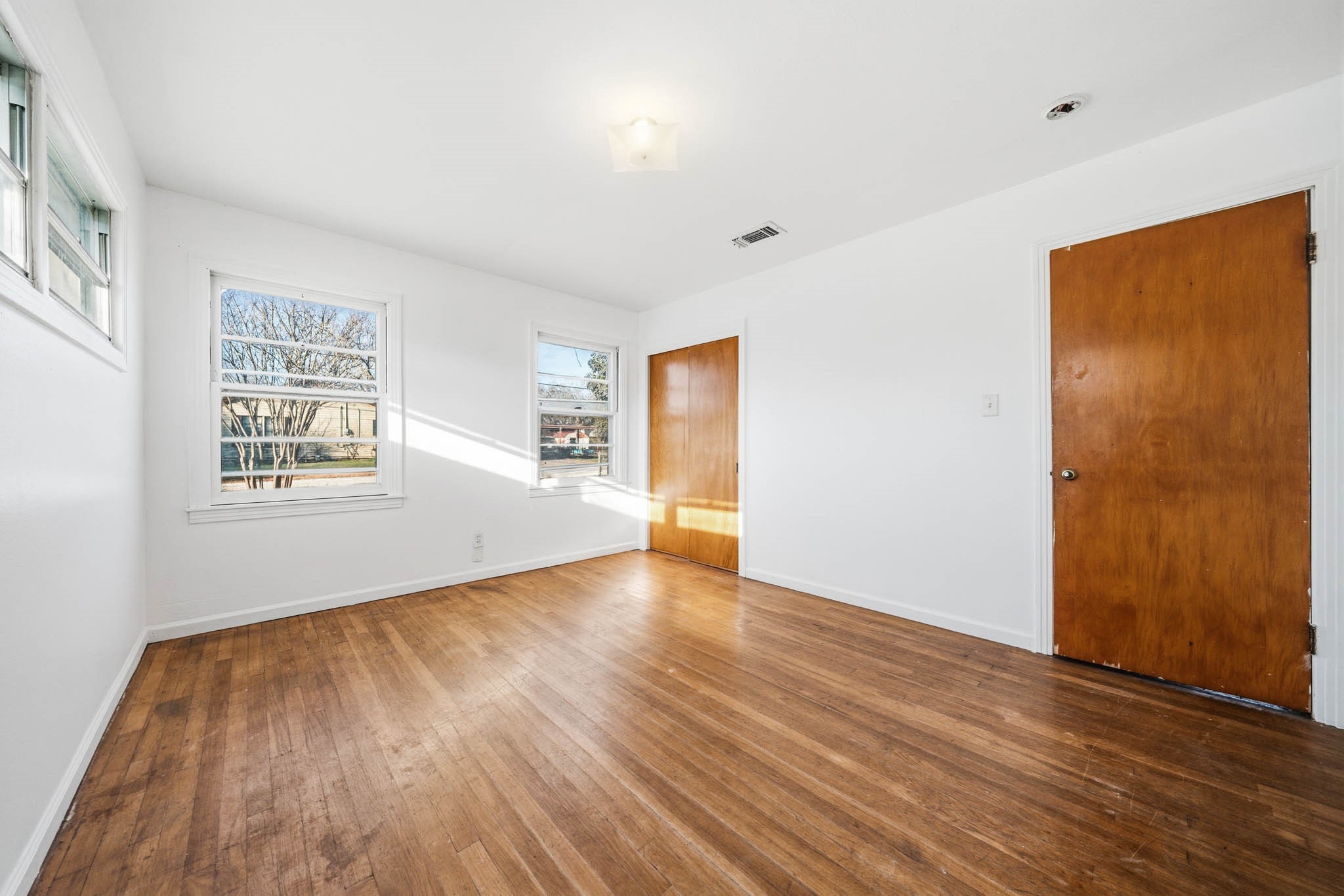 1205 W 10th Street