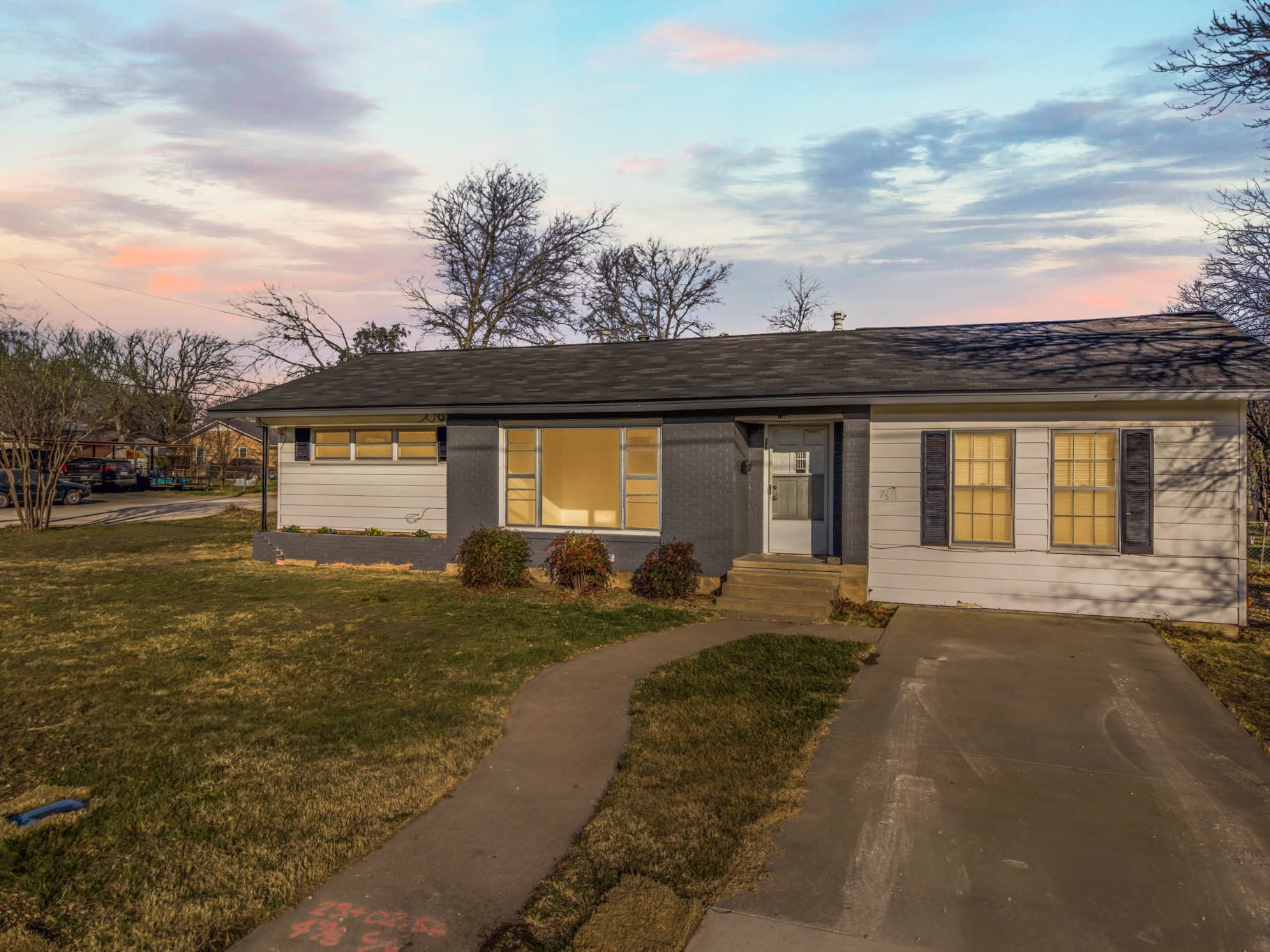 1205 W 10th Street