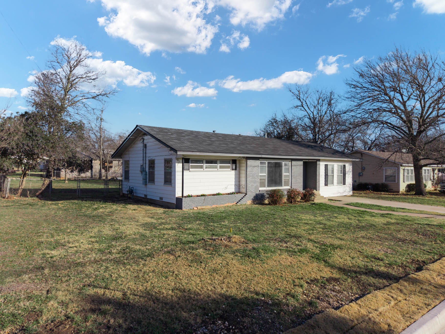 1205 W 10th Street