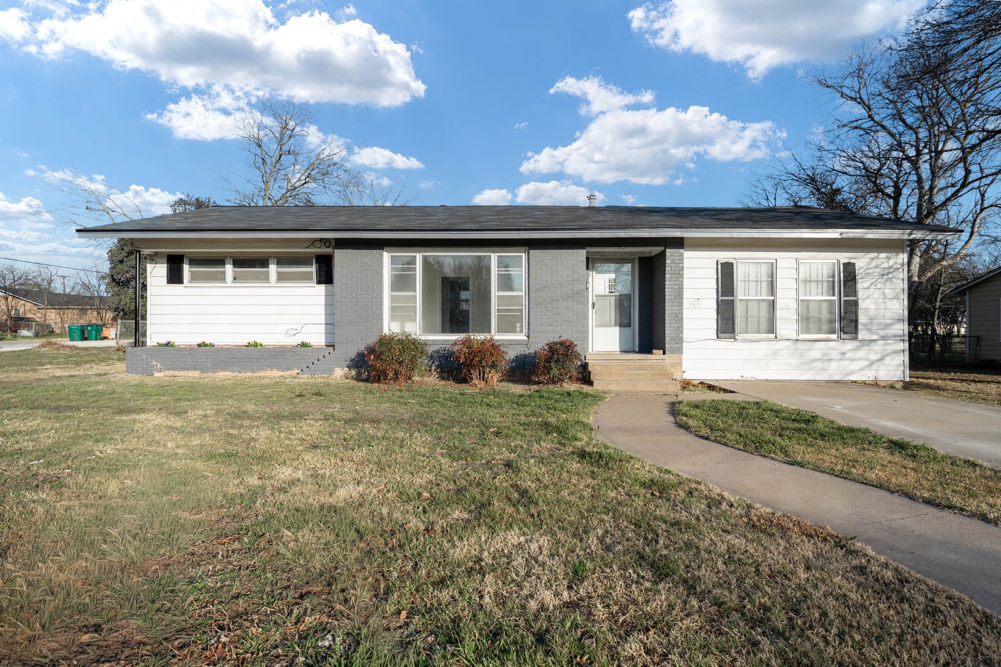 1205 W 10th Street