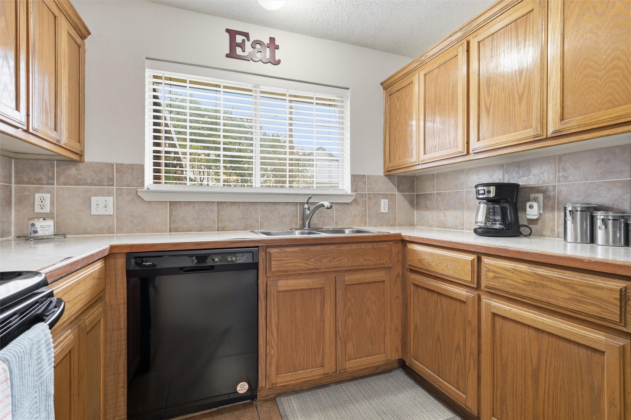 6605 Emerald Drive