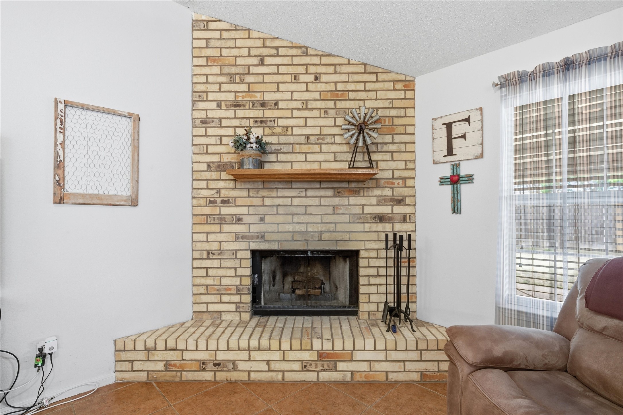6605 Emerald Drive