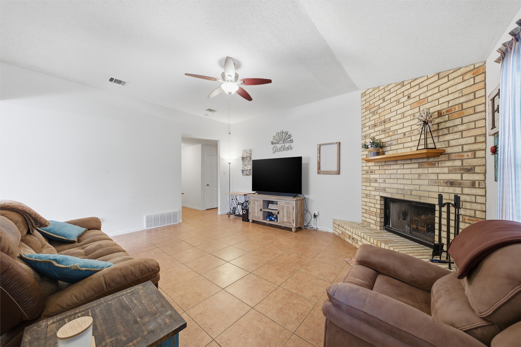 6605 Emerald Drive