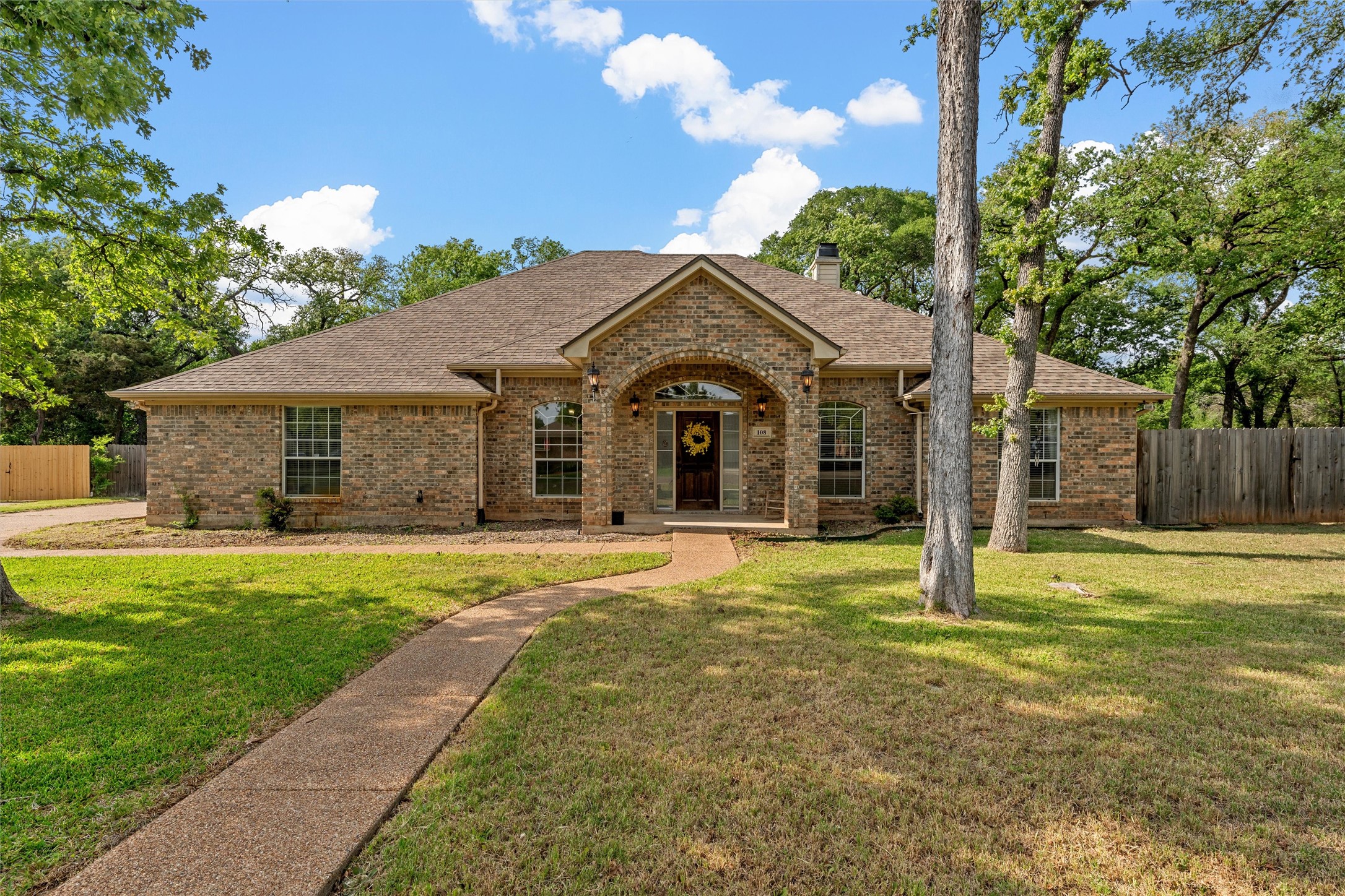 108 Hidden Oaks Drive