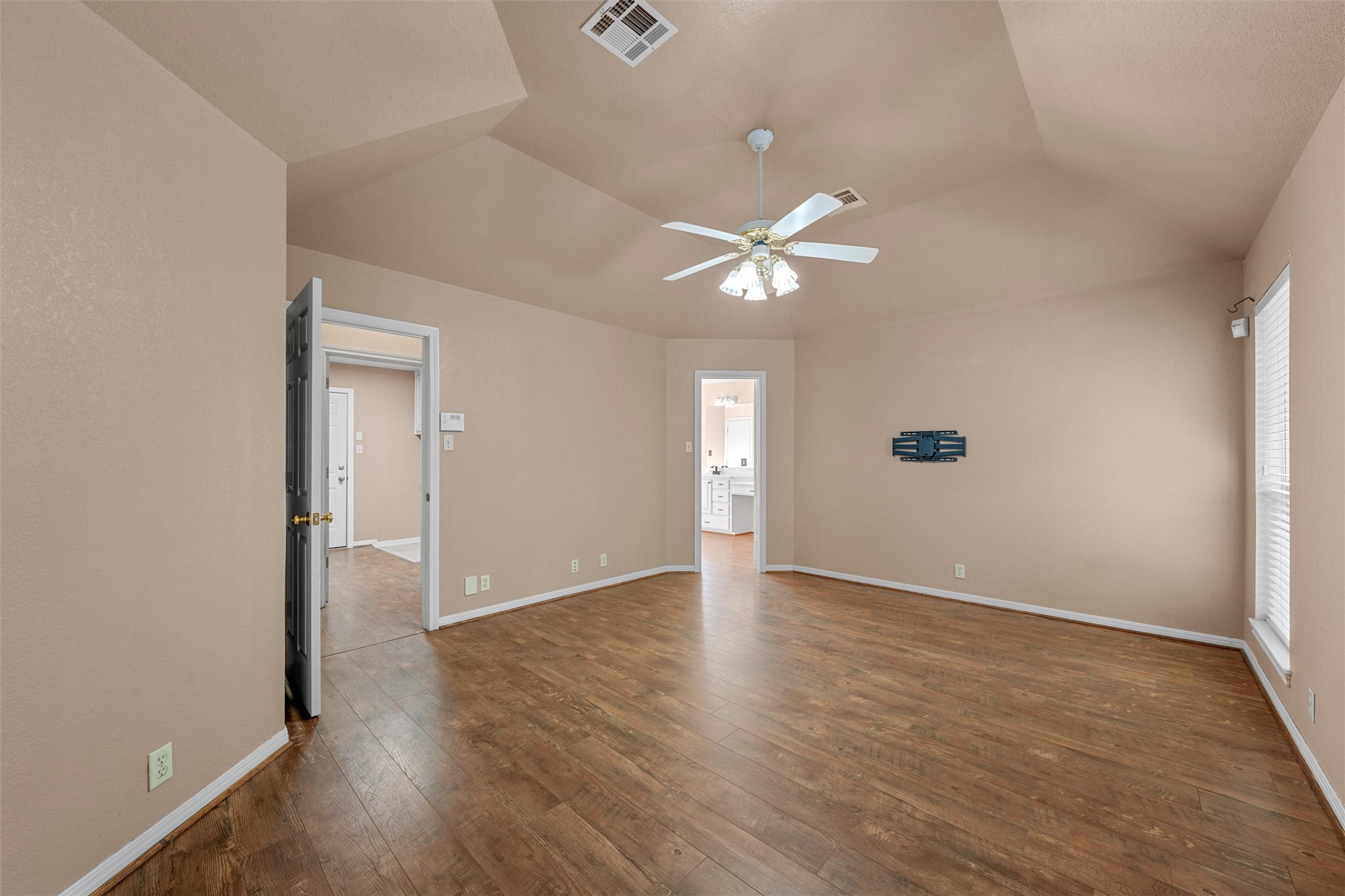 108 Hidden Oaks Drive