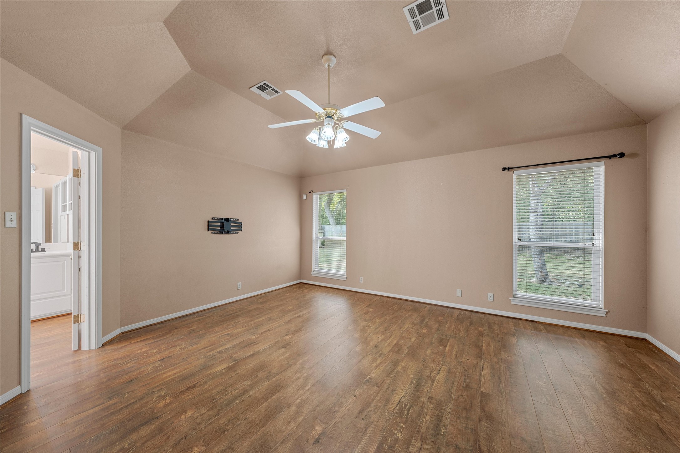 108 Hidden Oaks Drive