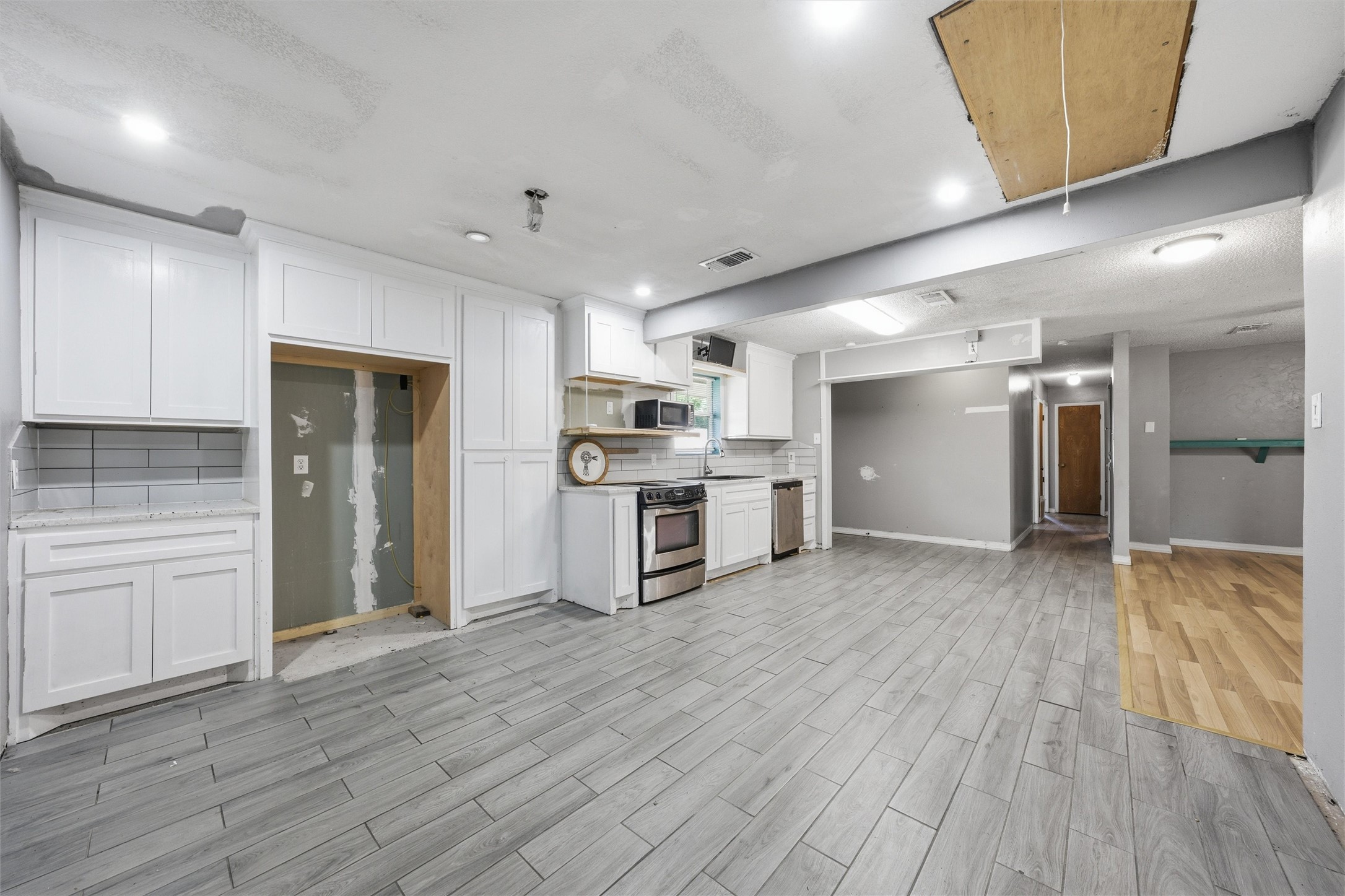 103 Mooney Avenue