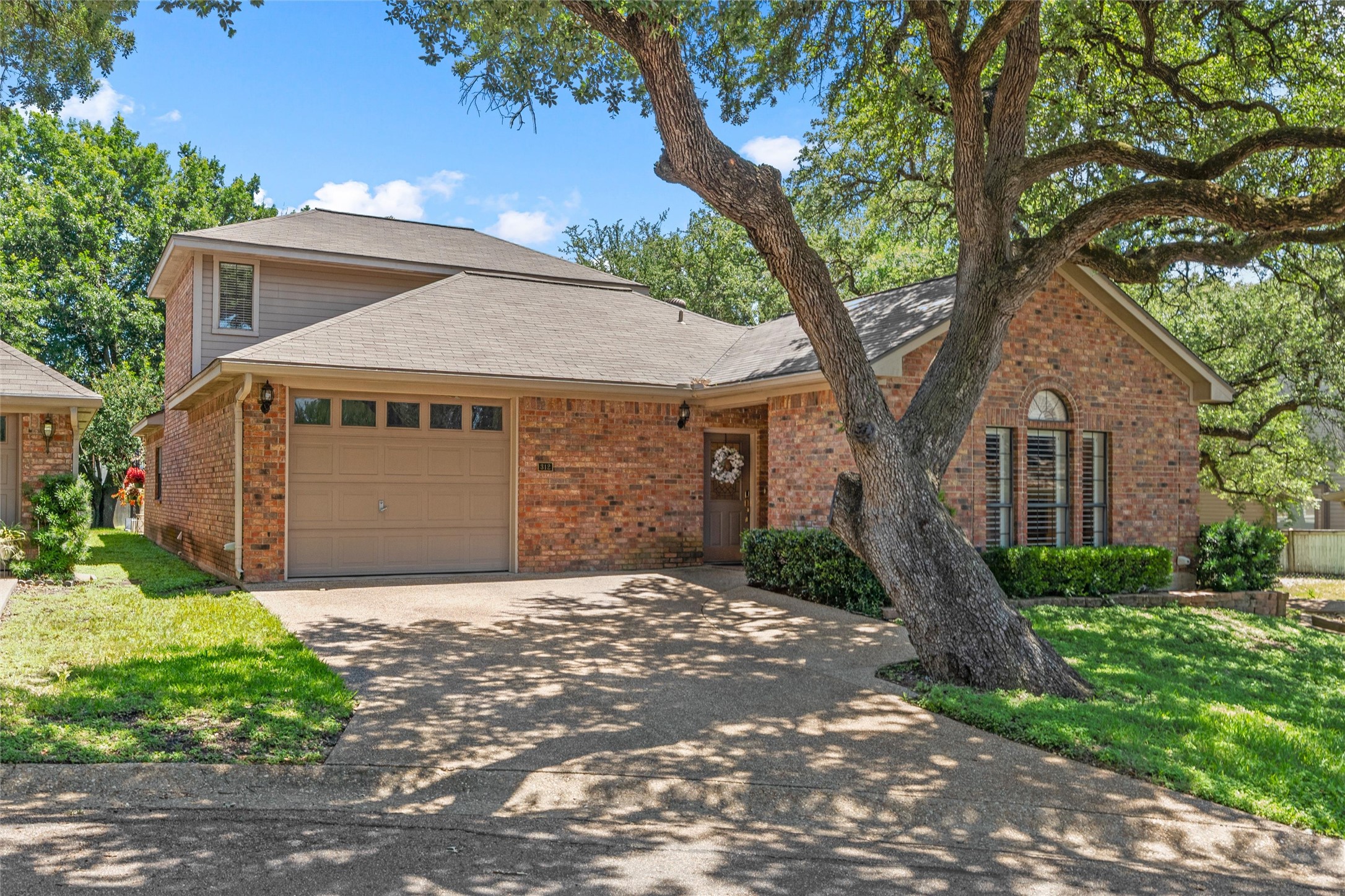 312 Tree Grove Circle