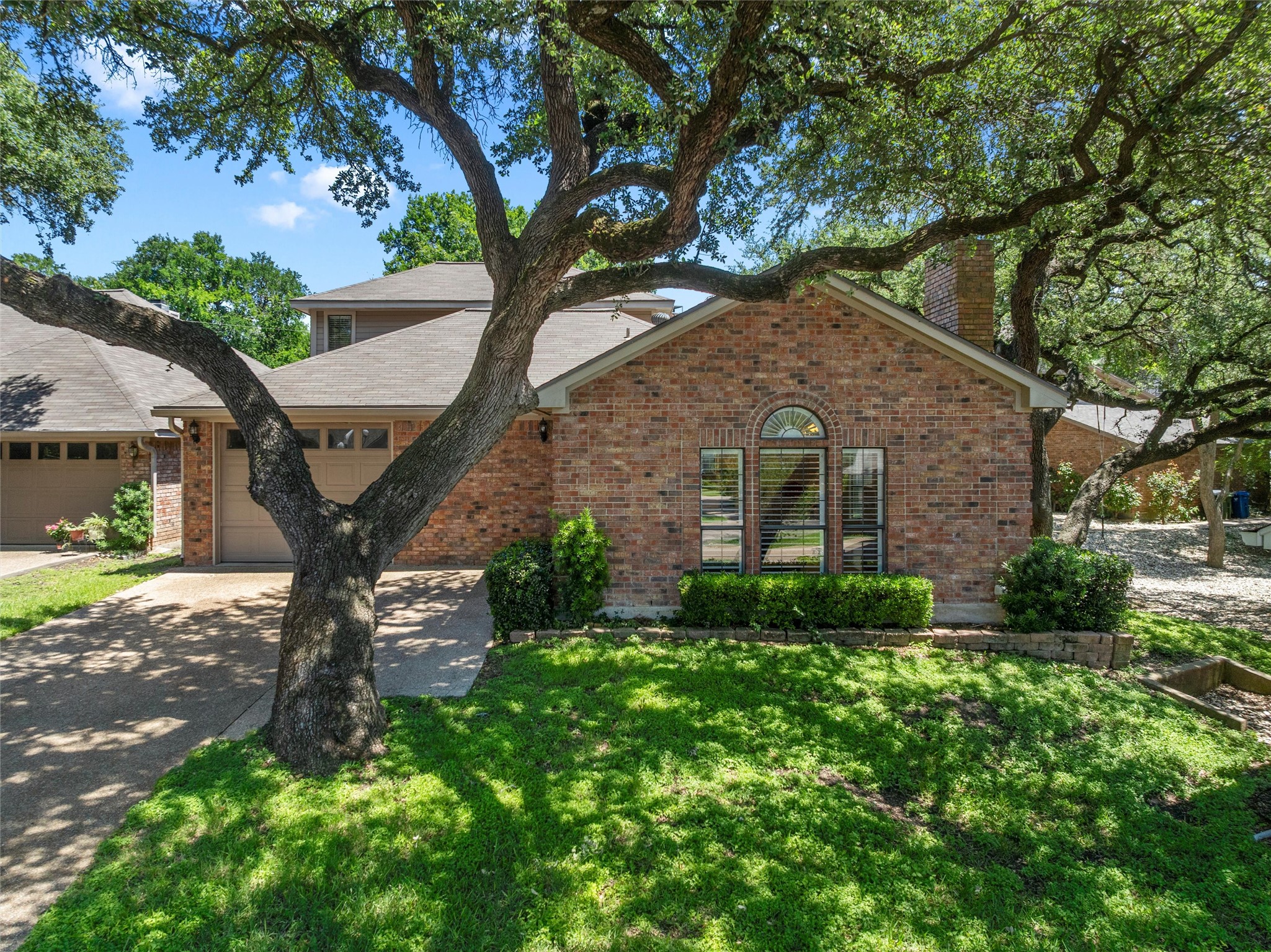 312 Tree Grove Circle