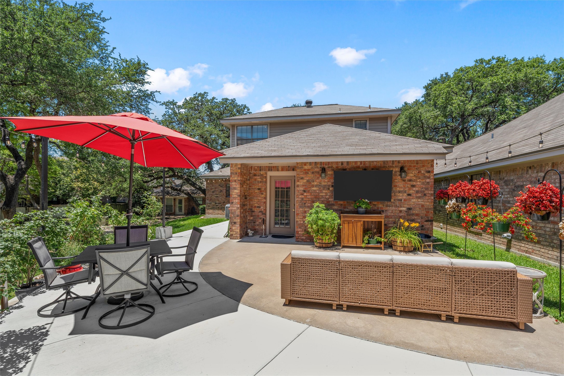 312 Tree Grove Circle