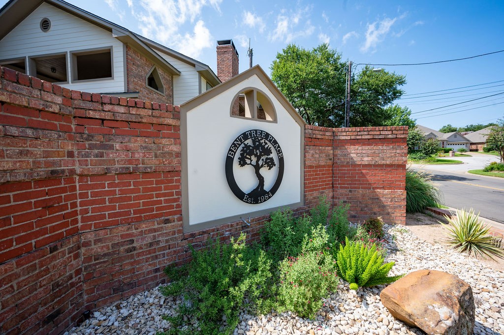 312 Tree Grove Circle