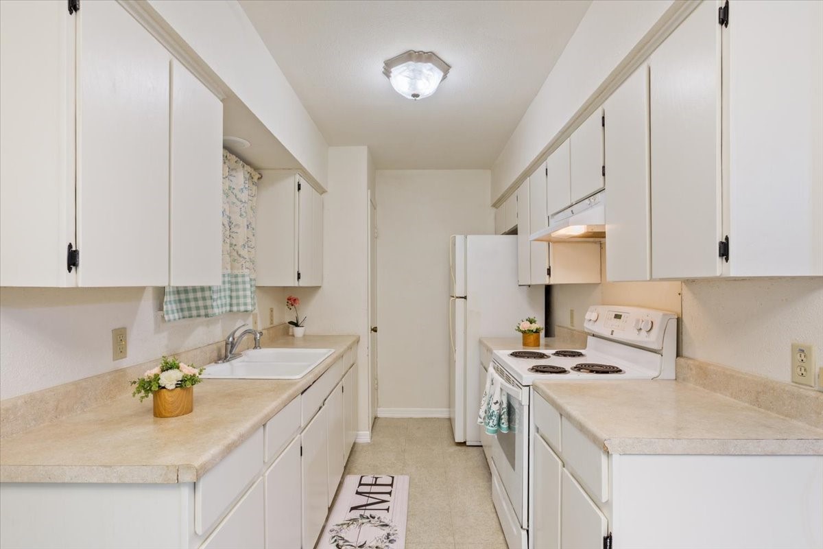901 Church Avenue