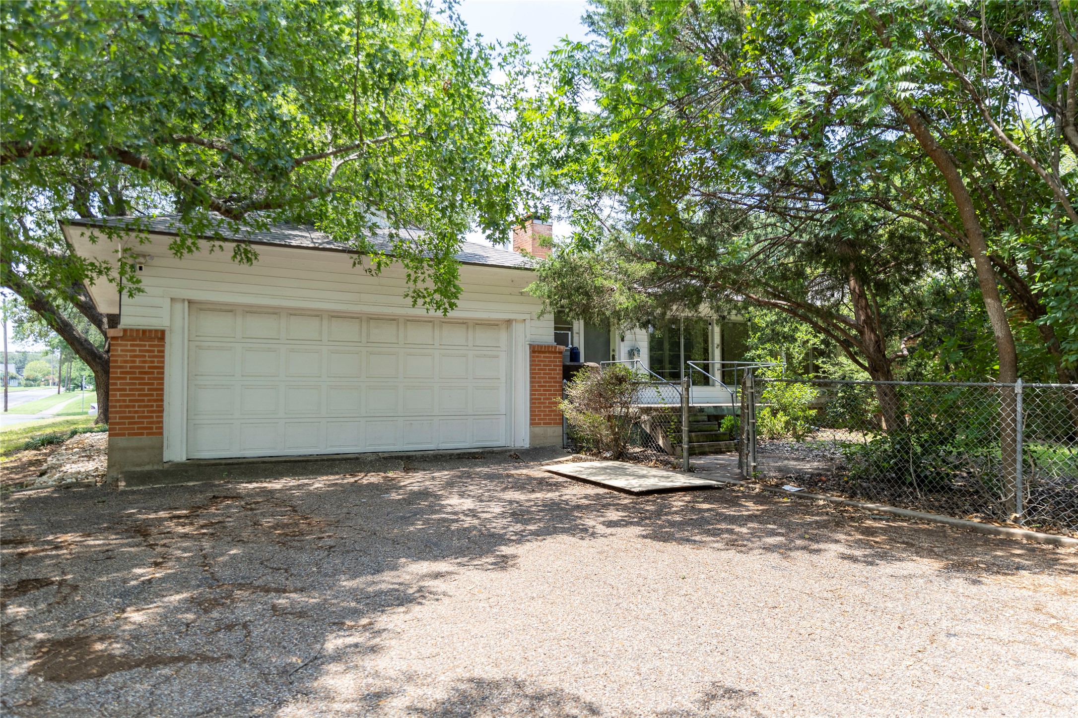 3228 Colcord Avenue