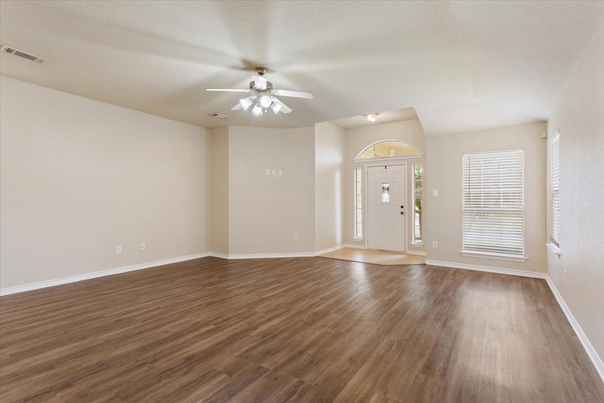 6537 Mundo Drive