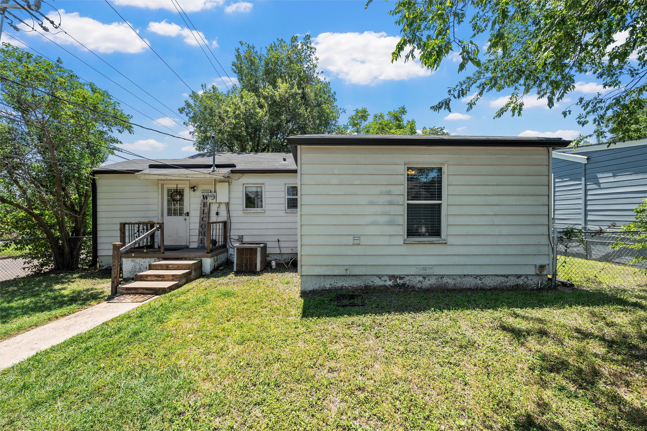 2701 Herring Avenue