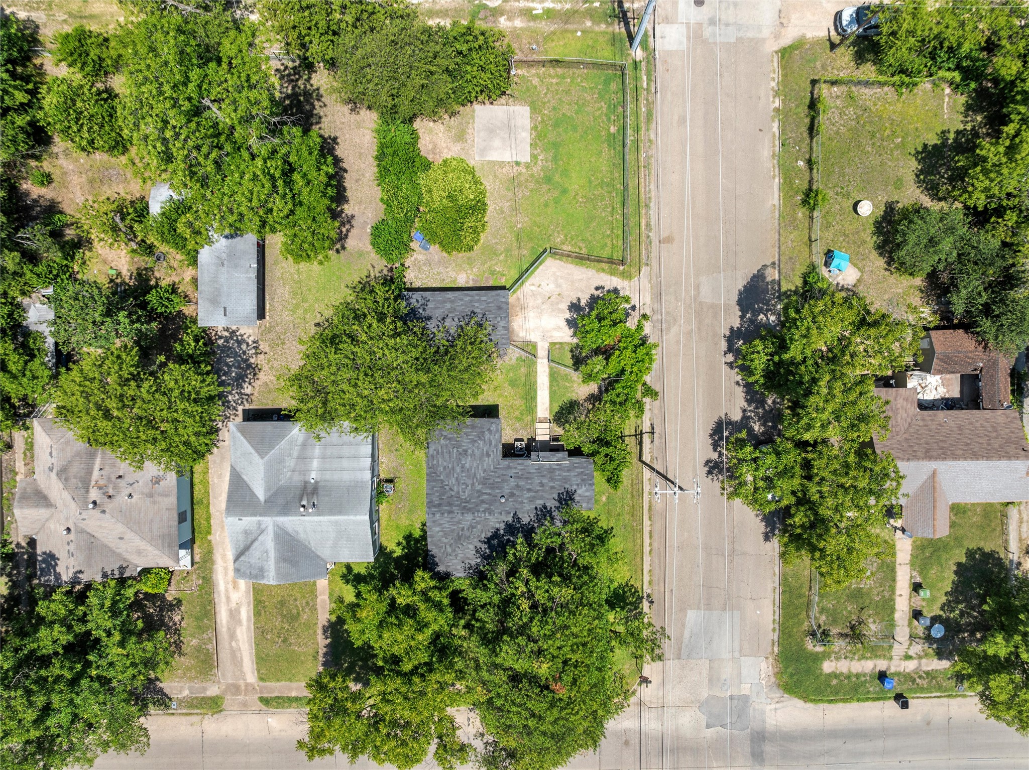 2701 Herring Avenue