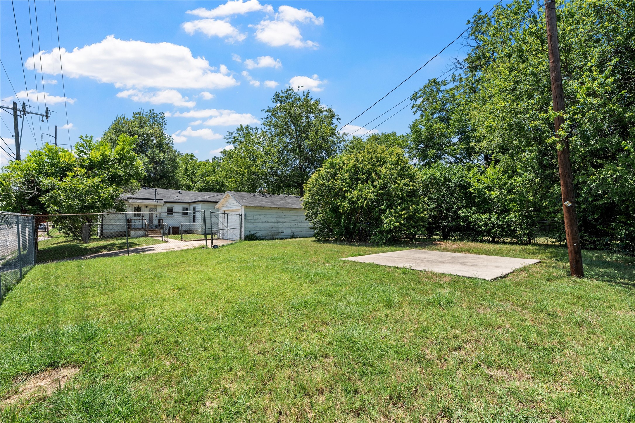 2701 Herring Avenue