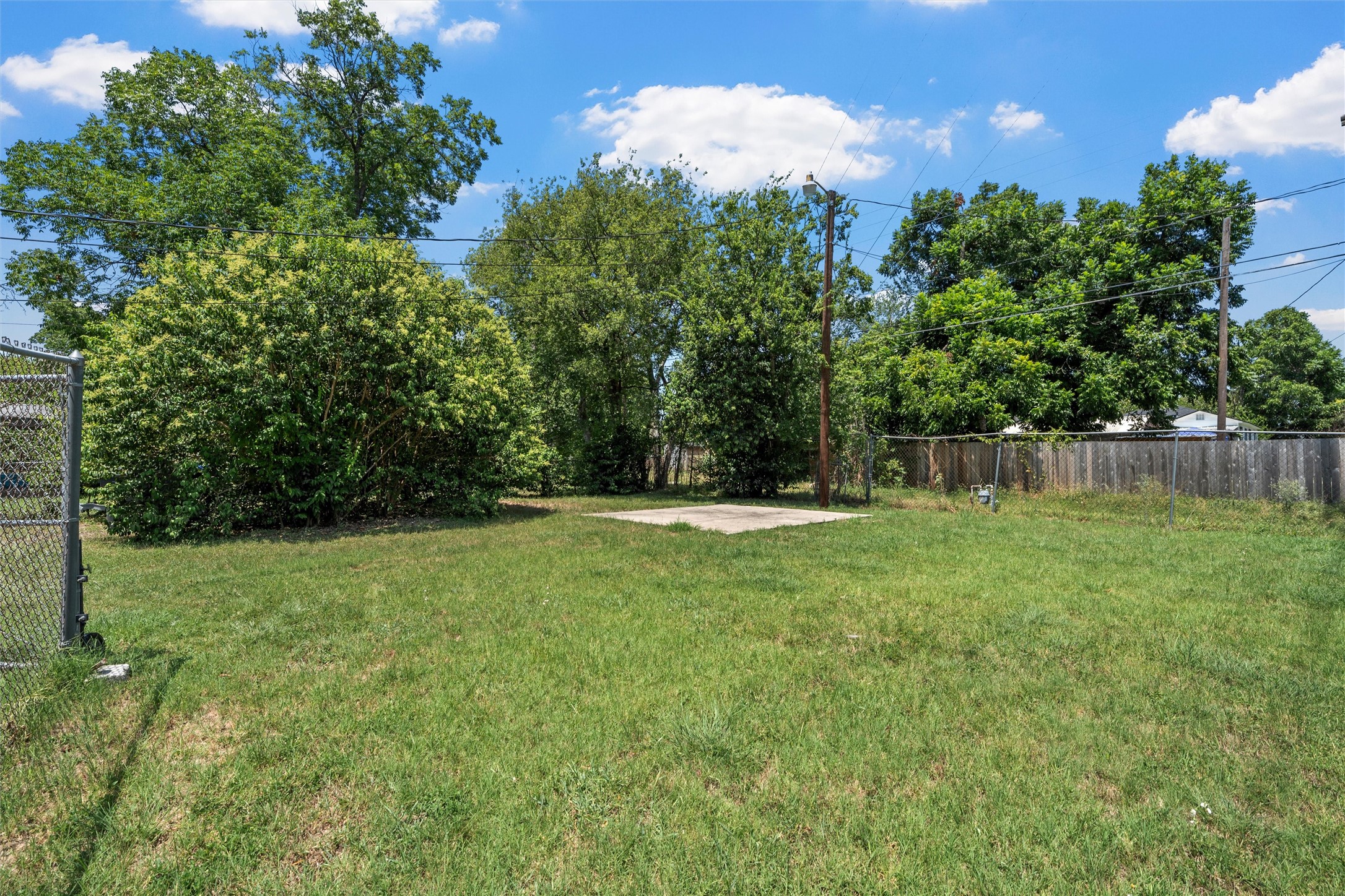 2701 Herring Avenue