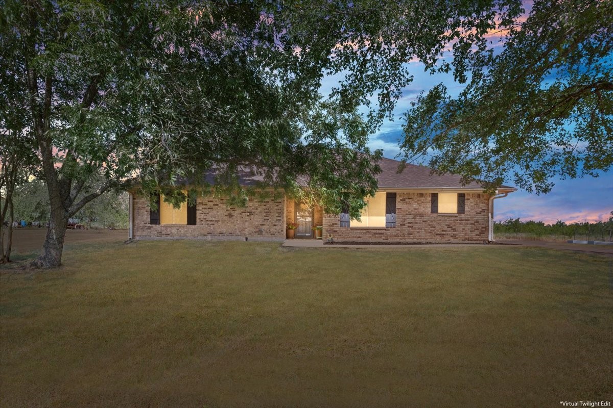 909 Mcclintic Drive