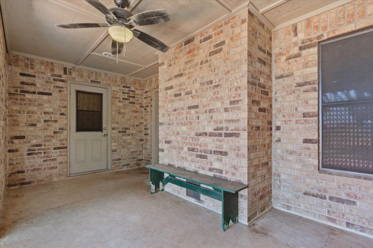 909 Mcclintic Drive