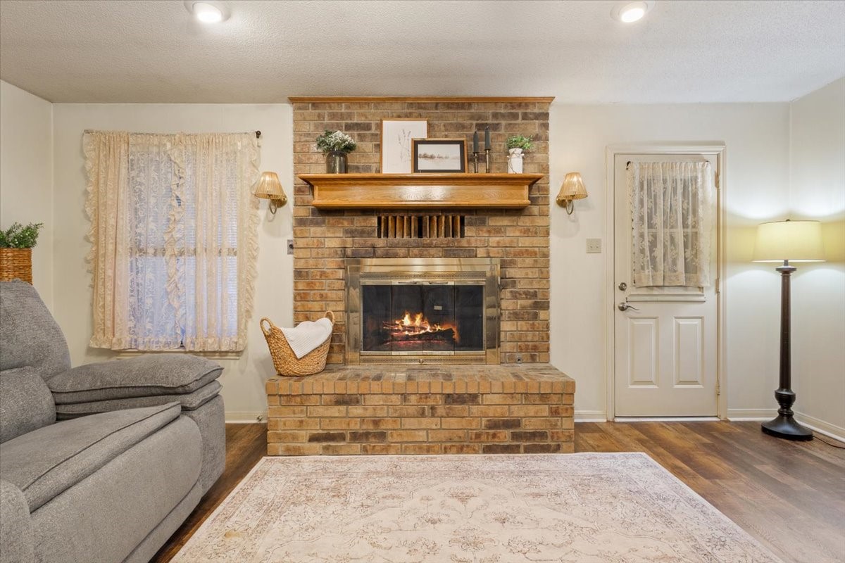 909 Mcclintic Drive