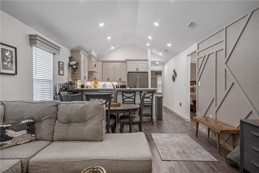 1901 Algonquin Street