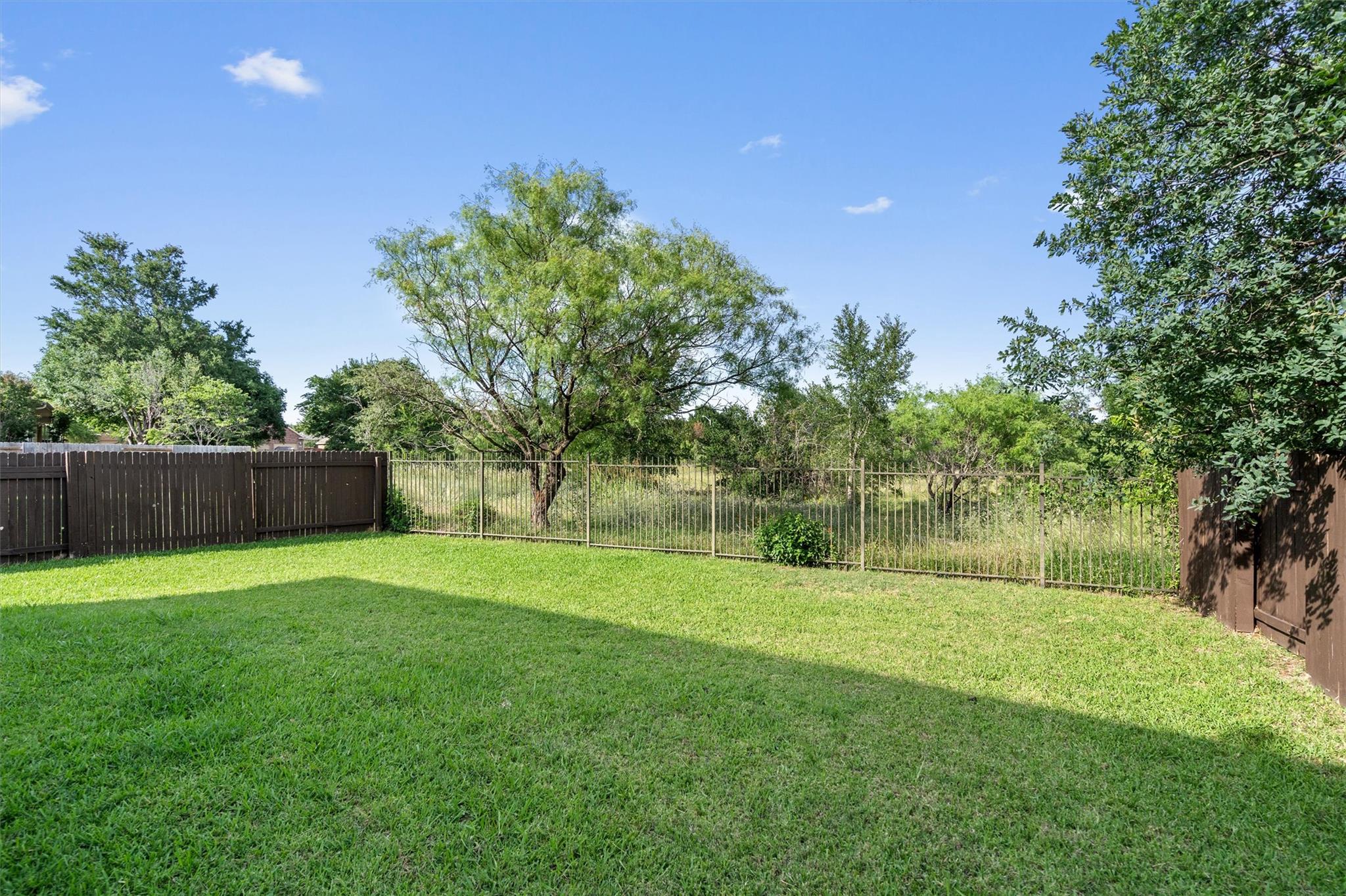3517 Shellcastle LN, Round Rock