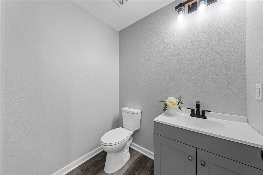 2311 Mistletoe Avenue