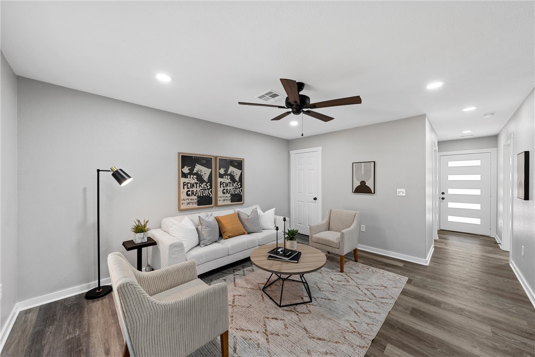 2311 Mistletoe Avenue