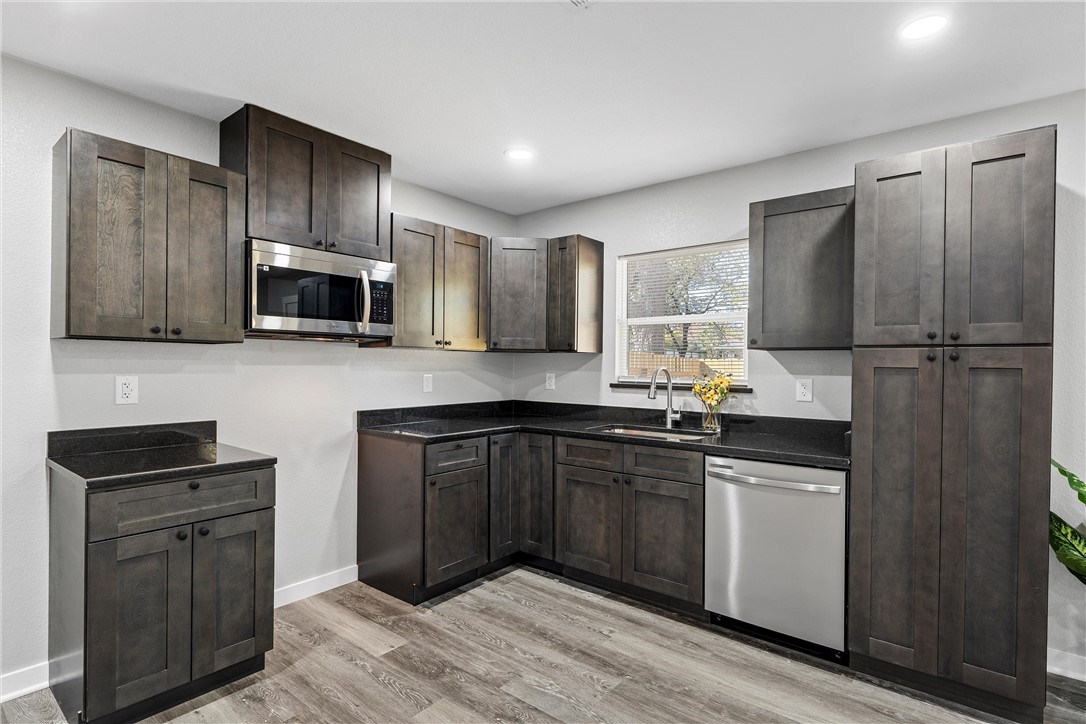 2311 Mistletoe Avenue