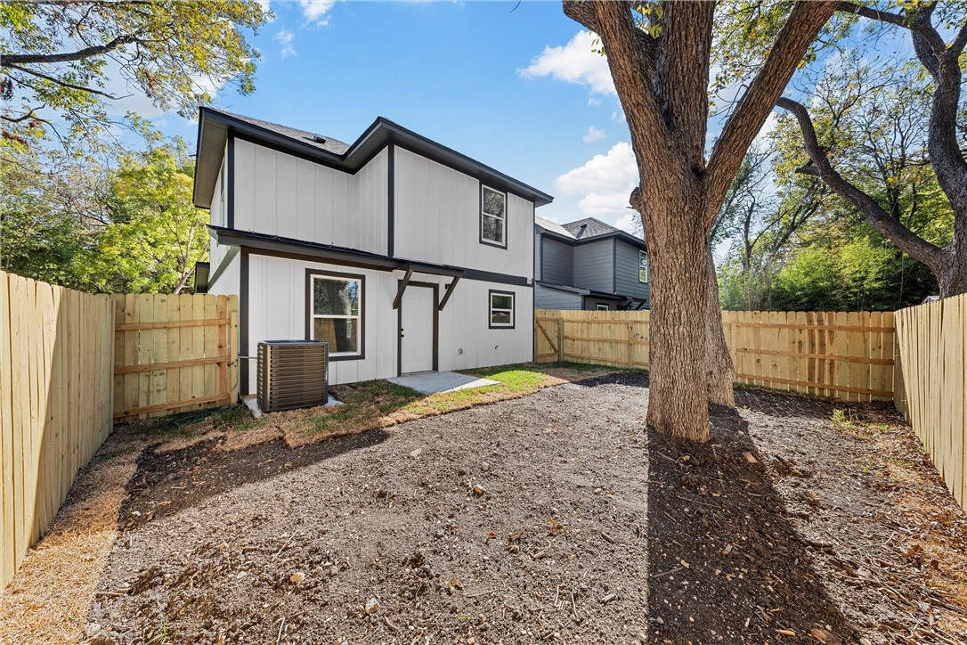 2311 Mistletoe Avenue