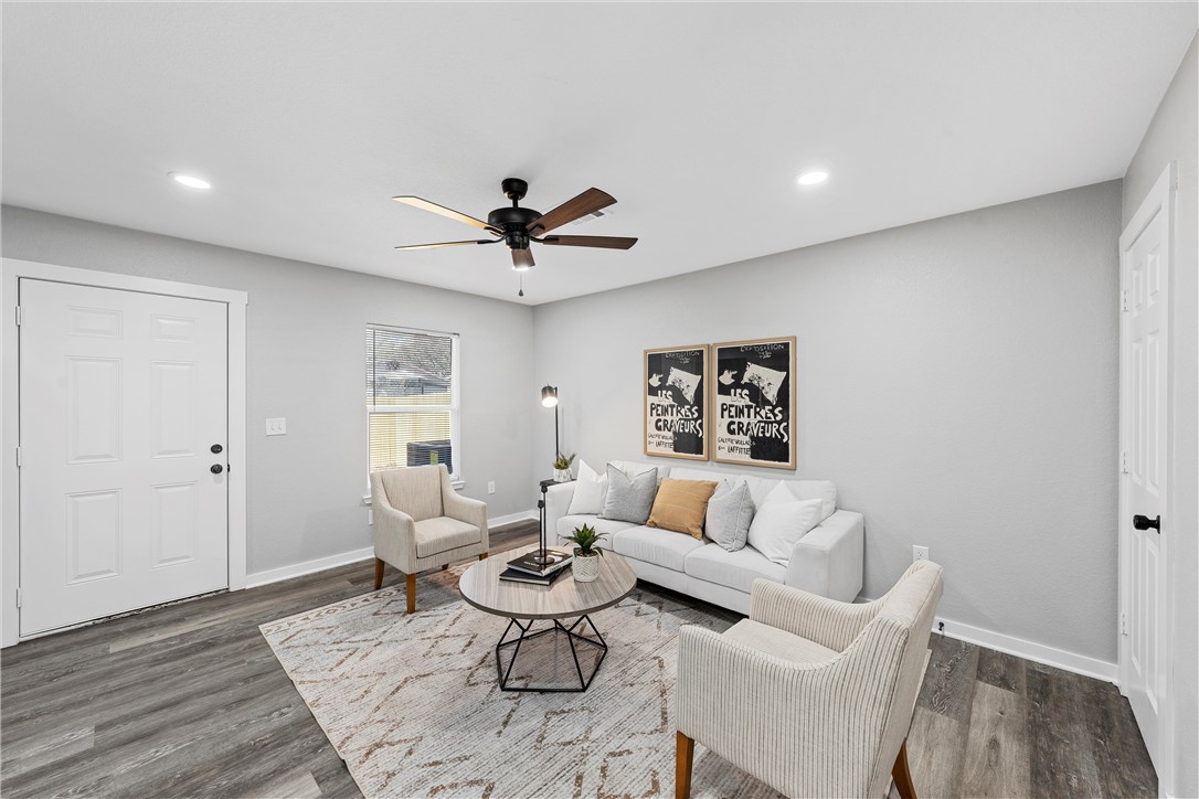 2311 Mistletoe Avenue