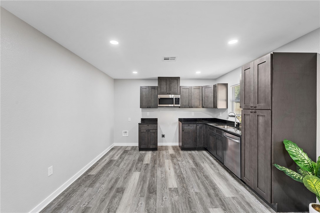 2311 Mistletoe Avenue