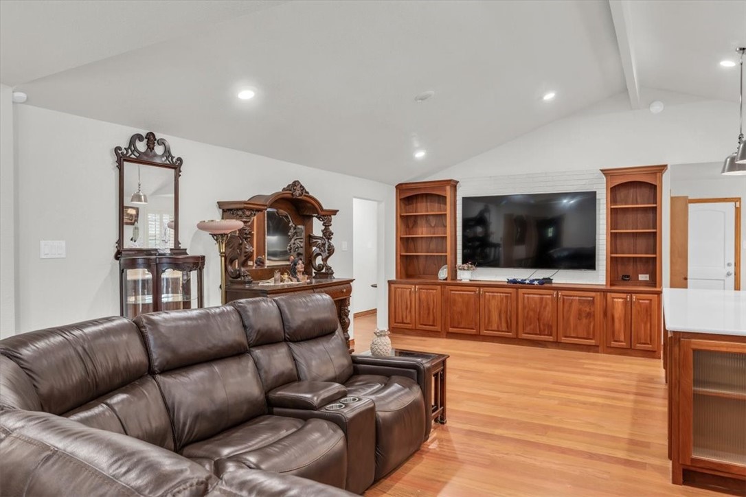 2217 Carolinda Drive